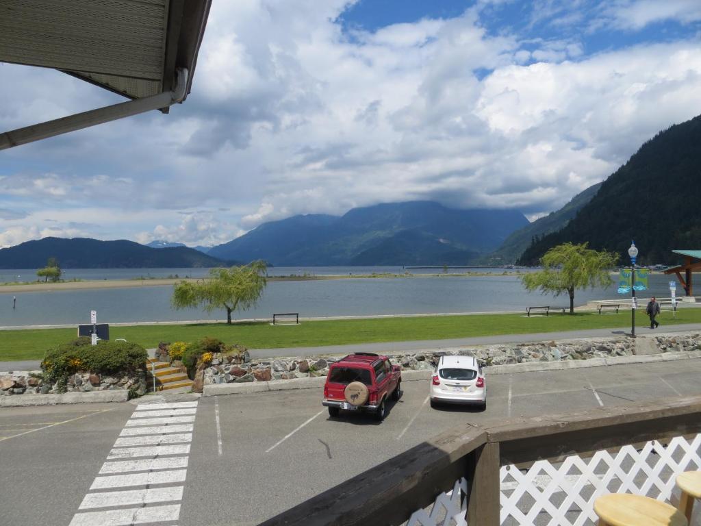 Harrison Village Motel Harrison Hot Springs Εξωτερικό φωτογραφία