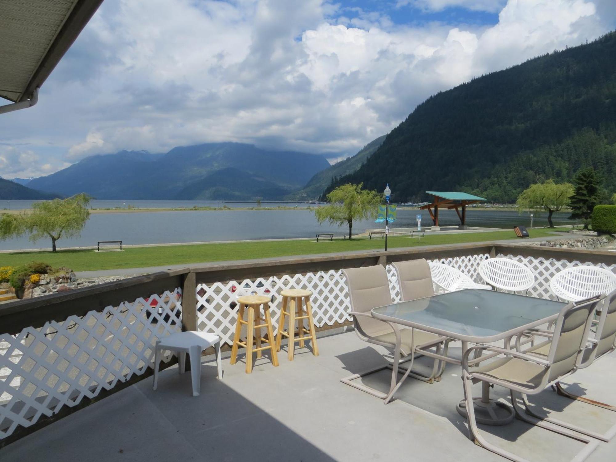 Harrison Village Motel Harrison Hot Springs Εξωτερικό φωτογραφία