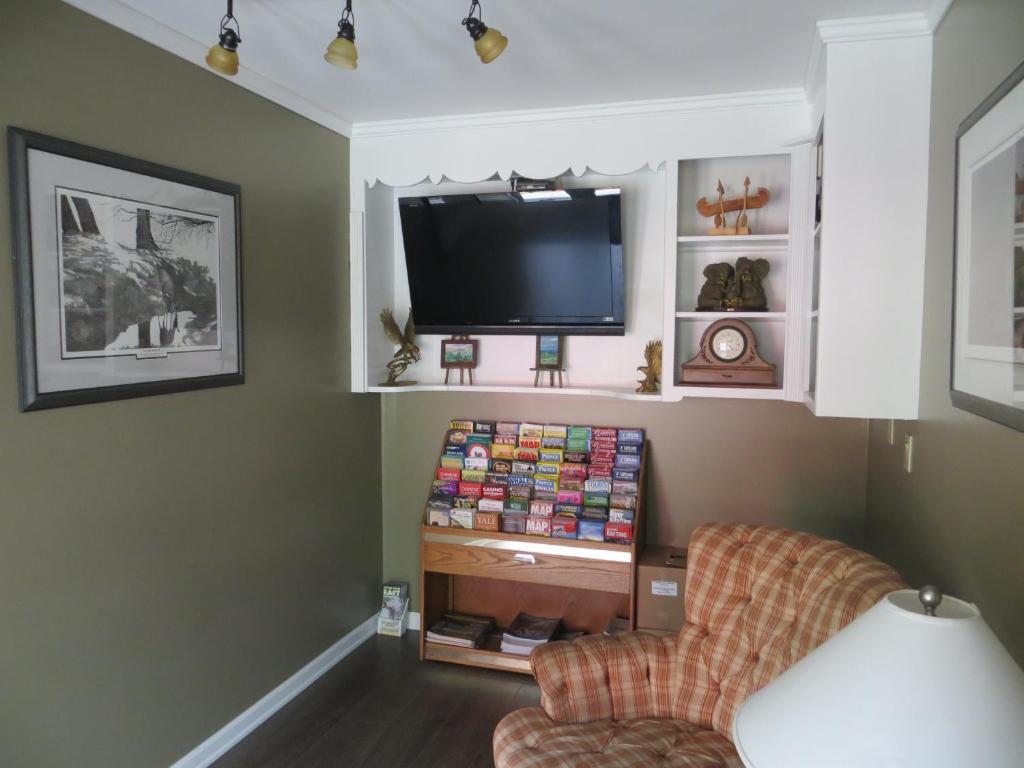 Harrison Village Motel Harrison Hot Springs Εξωτερικό φωτογραφία
