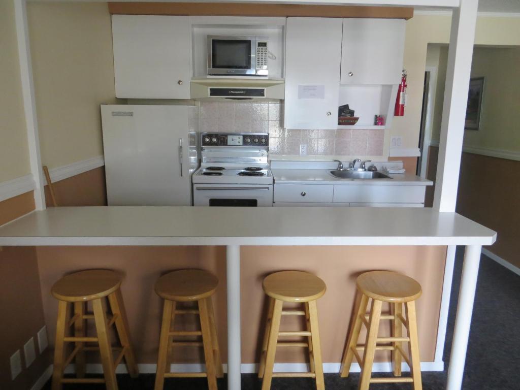 Harrison Village Motel Harrison Hot Springs Δωμάτιο φωτογραφία