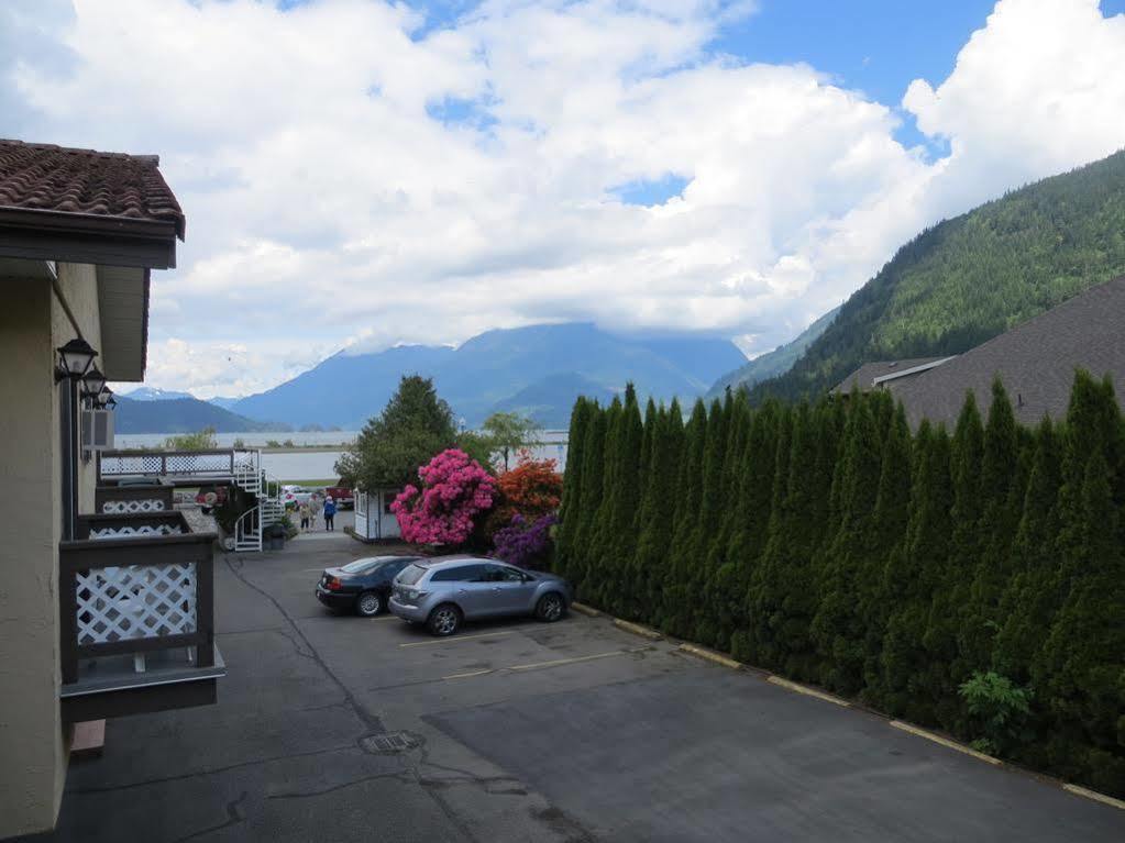 Harrison Village Motel Harrison Hot Springs Εξωτερικό φωτογραφία